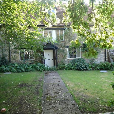 The Old Farmhouse Bed & Breakfast Milton Keynes Exterior photo