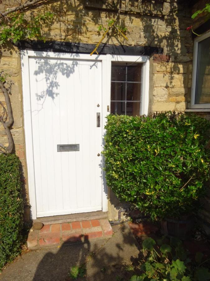 The Old Farmhouse Bed & Breakfast Milton Keynes Exterior photo