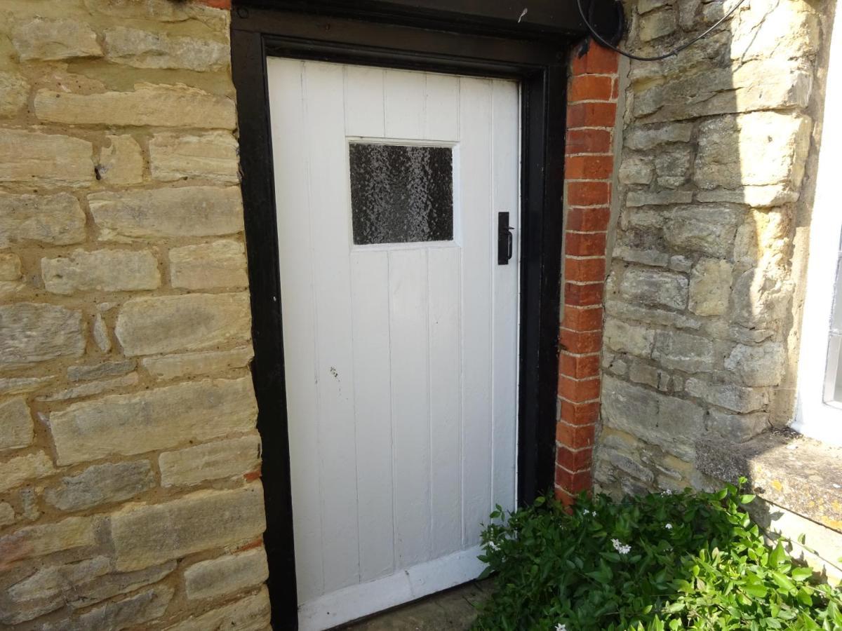 The Old Farmhouse Milton Keynes Exterior photo